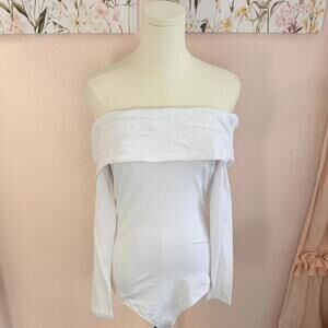 NWT Abercrombie Off Shoulder White Bodysuit – Size L
